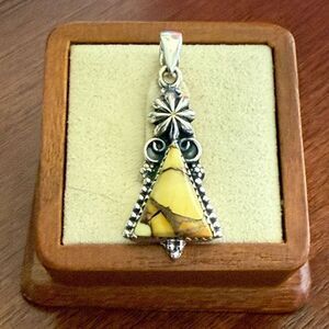 Southwestern Honey Dahlia Turquoise Floral Pendant Necklace Sterling Silver New